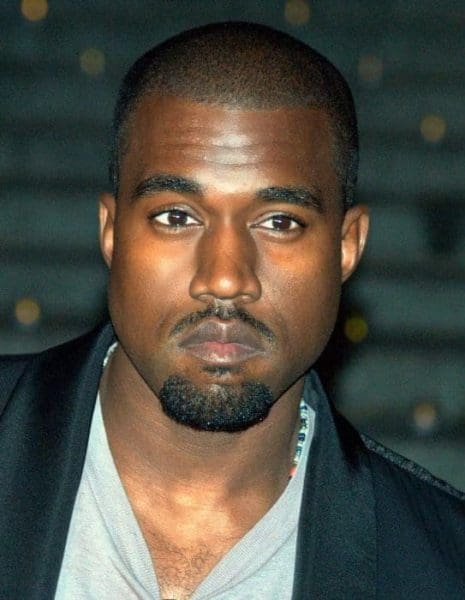 People: l'artiste Kanye West entend transformer toutes ses maisons en églises